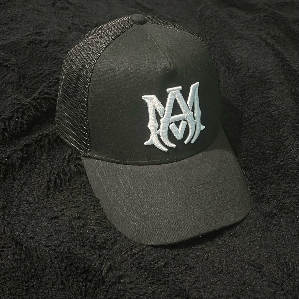 MA LOGO TRUCKER HAT